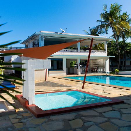 パラダイス リゾート アパートメンツ Nyali Beach エクステリア 写真