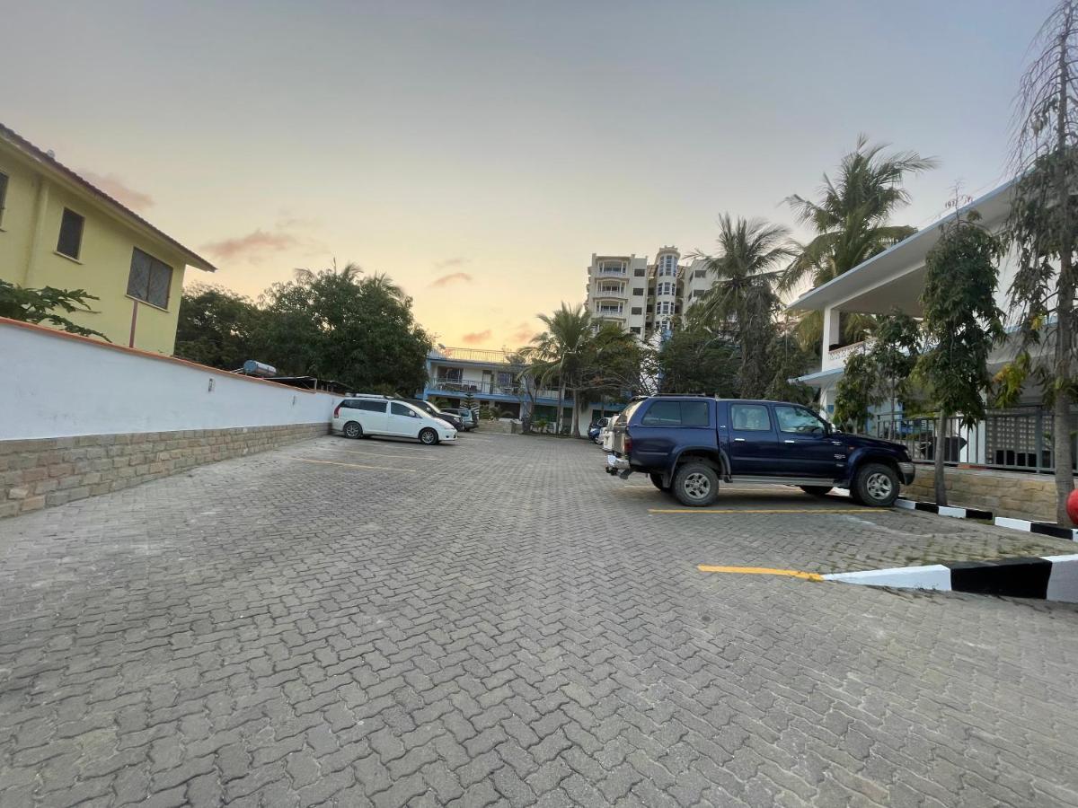 パラダイス リゾート アパートメンツ Nyali Beach エクステリア 写真